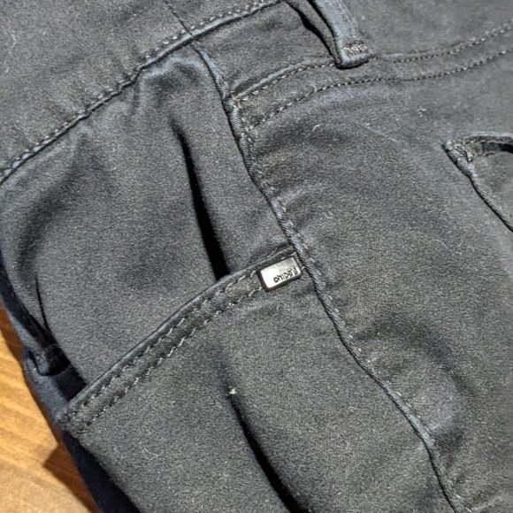 CHICO'S STRAIGHT LEG BLACK JEANS - 10 - Picture 5 of 7